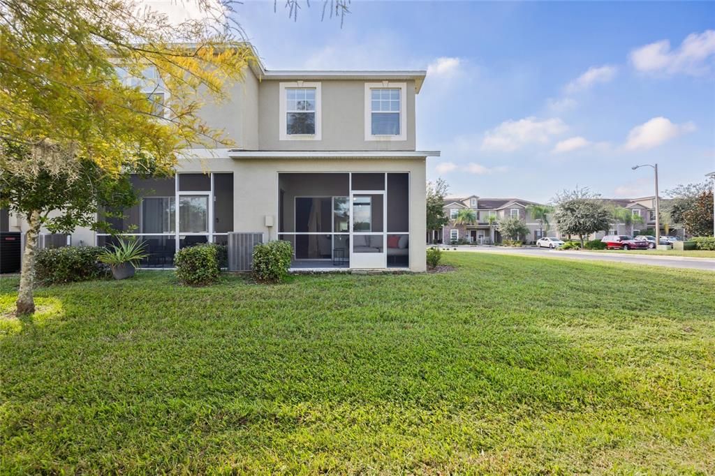 合同活跃: $245,000 (4 贝兹, 3 浴室, 1612 平方英尺)