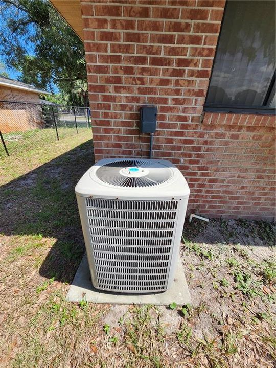 Active With Contract: $229,900 (4 beds, 2 baths, 1337 Square Feet)