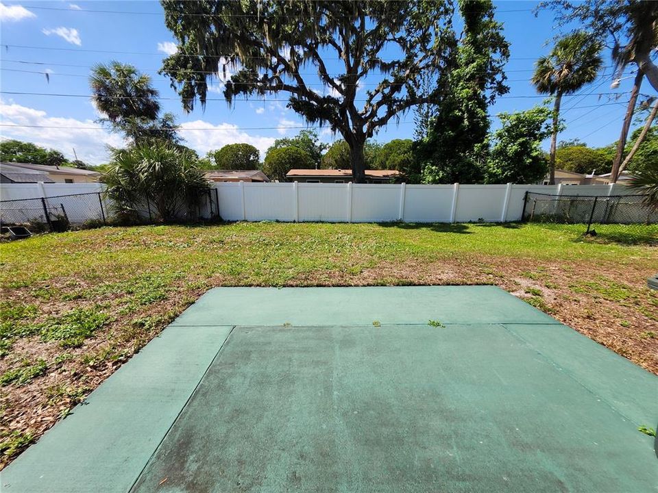 Active With Contract: $229,900 (4 beds, 2 baths, 1337 Square Feet)