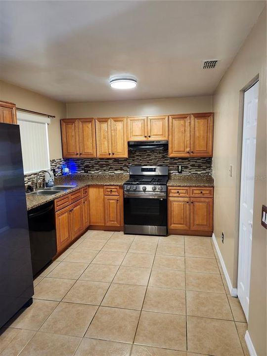 Active With Contract: $229,900 (4 beds, 2 baths, 1337 Square Feet)