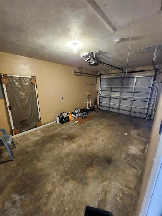 Active With Contract: $229,900 (4 beds, 2 baths, 1337 Square Feet)