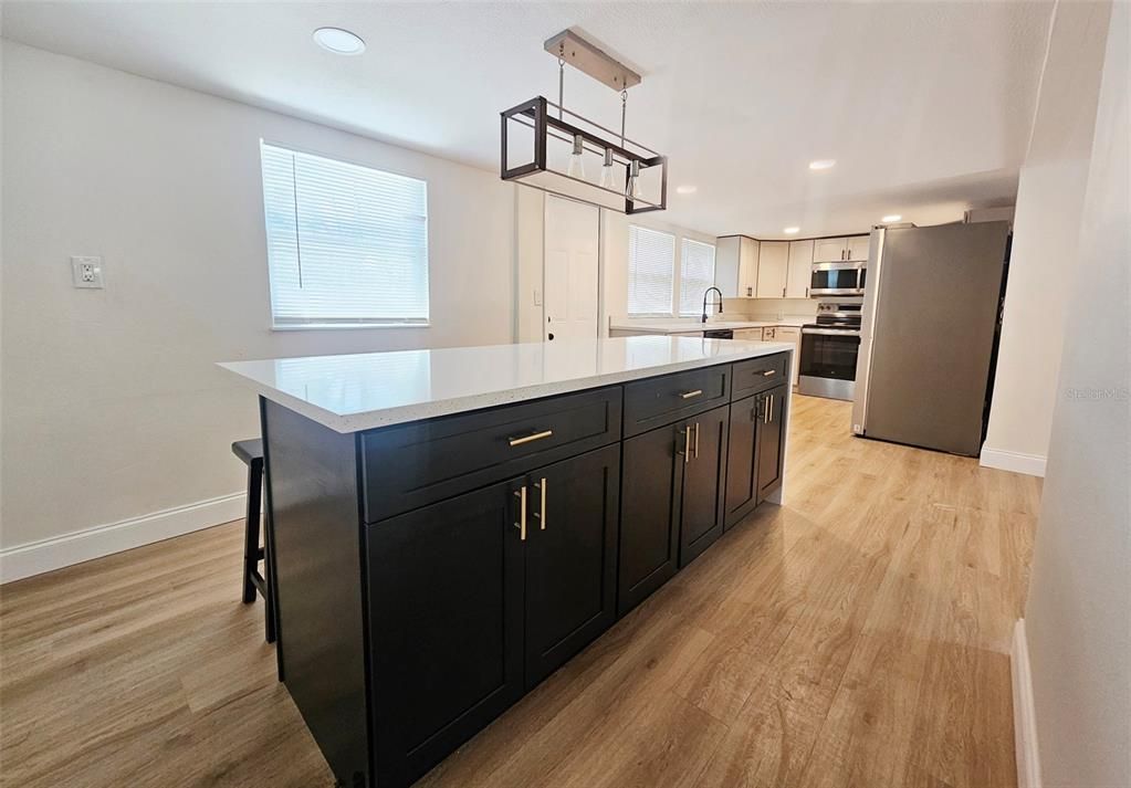 На продажу: $475,000 (3 спален, 2 ванн, 1711 Квадратных фут)