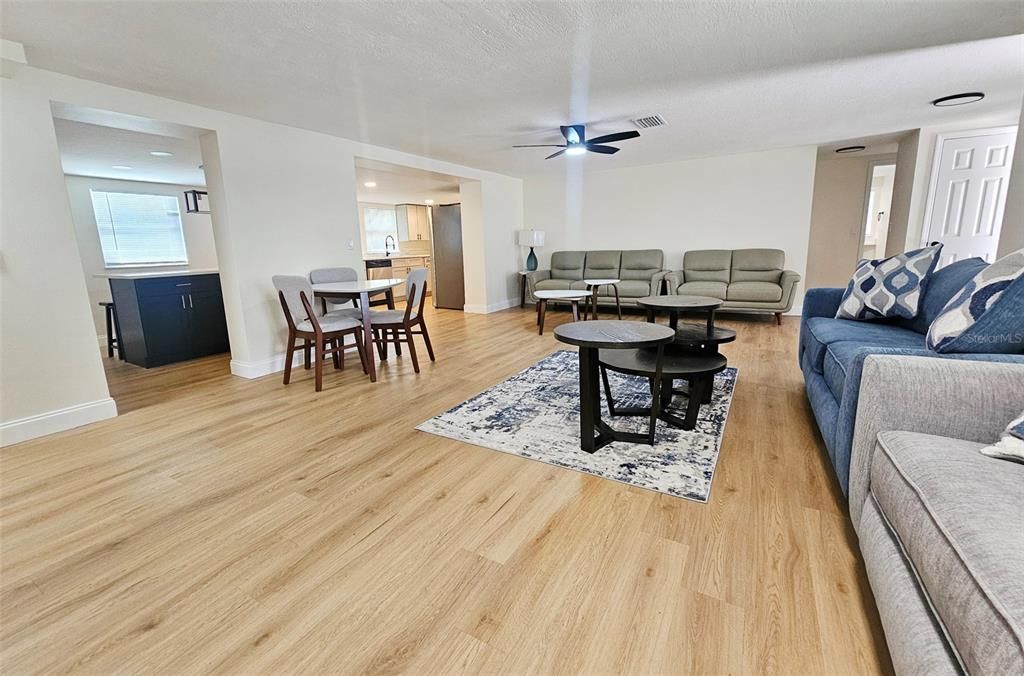 На продажу: $475,000 (3 спален, 2 ванн, 1711 Квадратных фут)