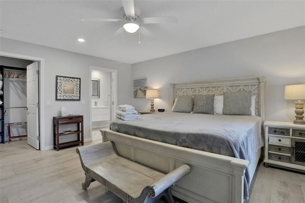 На продажу: $949,900 (4 спален, 4 ванн, 2461 Квадратных фут)