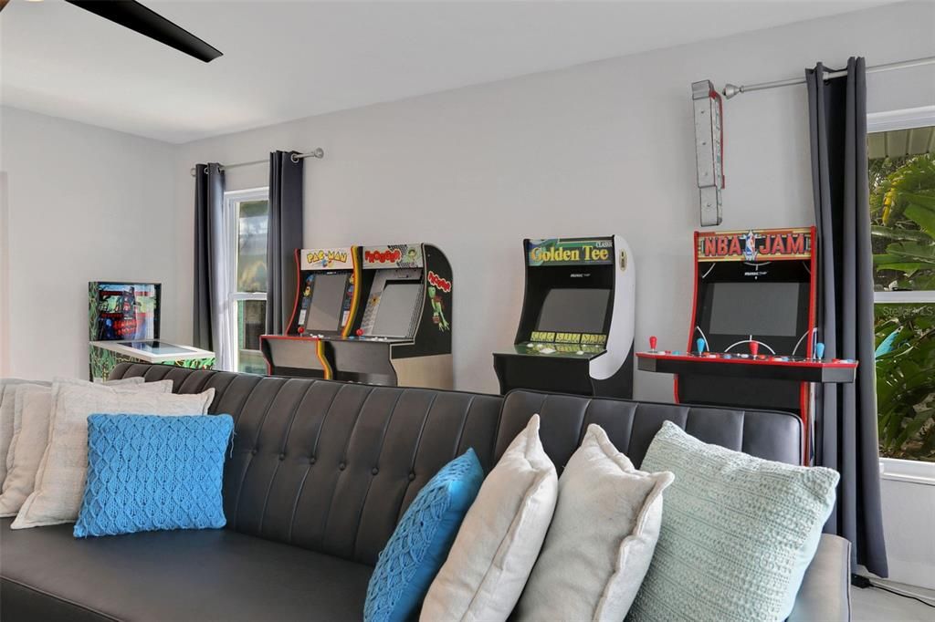 На продажу: $949,900 (4 спален, 4 ванн, 2461 Квадратных фут)