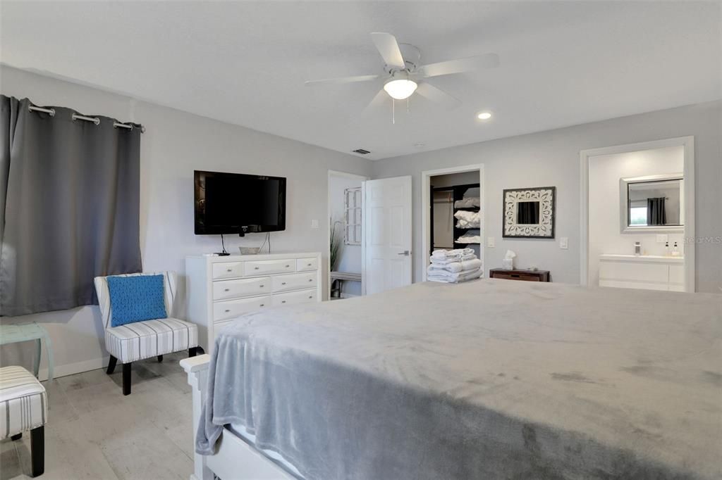 На продажу: $949,900 (4 спален, 4 ванн, 2461 Квадратных фут)