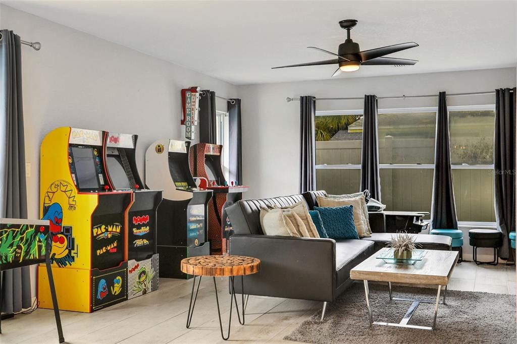 На продажу: $949,900 (4 спален, 4 ванн, 2461 Квадратных фут)