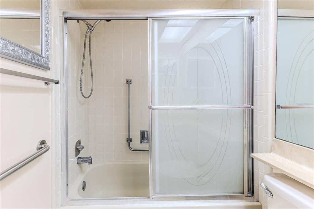 На продажу: $299,000 (2 спален, 2 ванн, 1780 Квадратных фут)