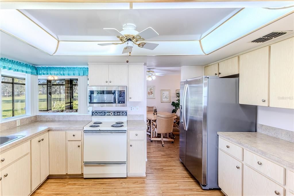 На продажу: $299,000 (2 спален, 2 ванн, 1780 Квадратных фут)