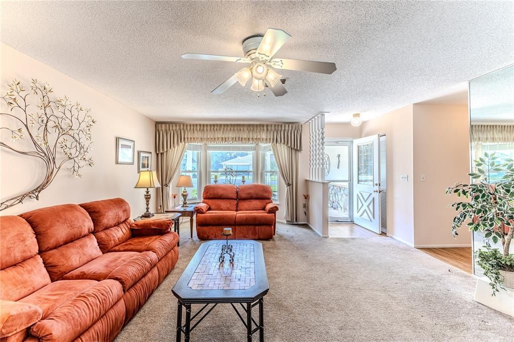 На продажу: $299,000 (2 спален, 2 ванн, 1780 Квадратных фут)