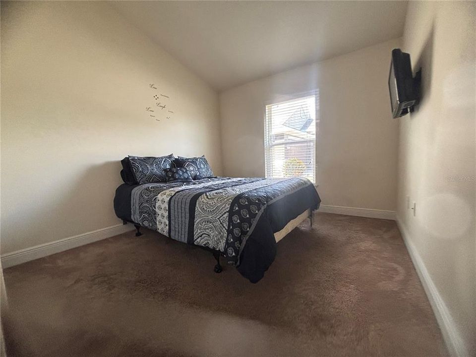 Active With Contract: $317,000 (3 beds, 2 baths, 1520 Square Feet)