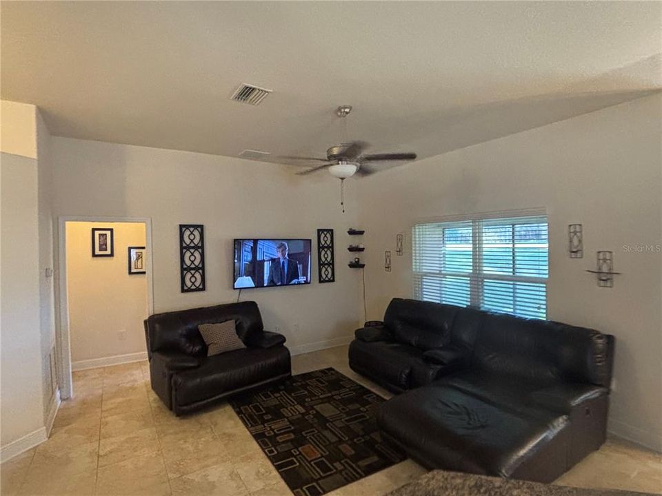 Active With Contract: $317,000 (3 beds, 2 baths, 1520 Square Feet)