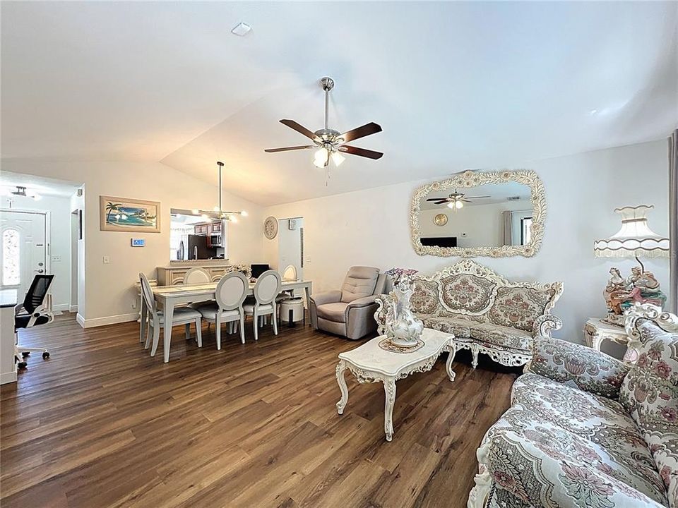 For Sale: $445,000 (3 beds, 2 baths, 1463 Square Feet)