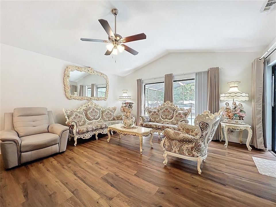 For Sale: $445,000 (3 beds, 2 baths, 1463 Square Feet)