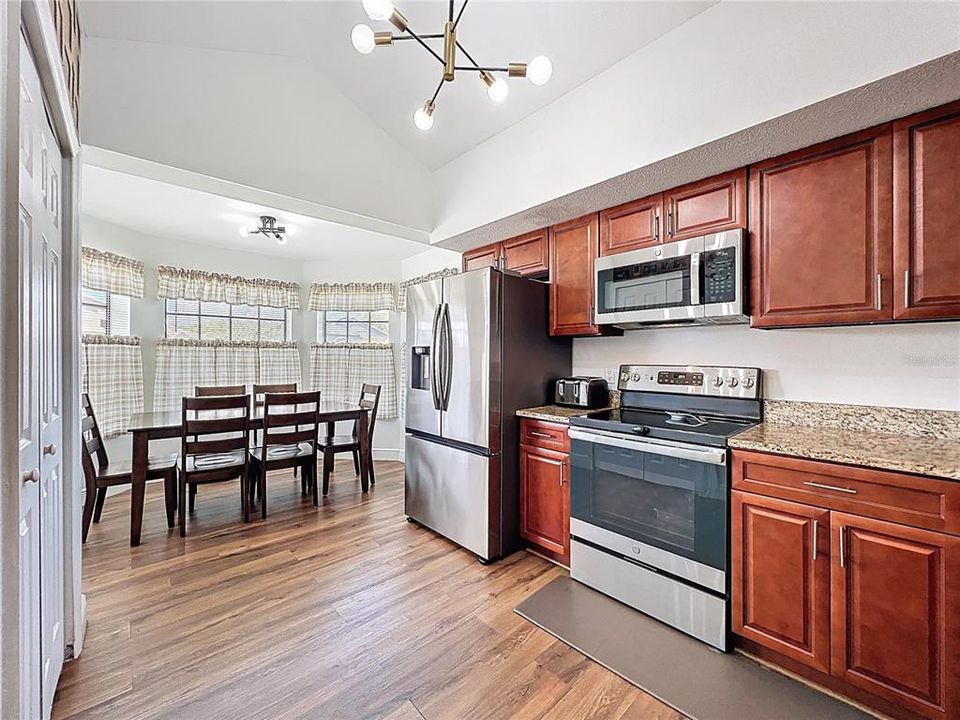 For Sale: $445,000 (3 beds, 2 baths, 1463 Square Feet)