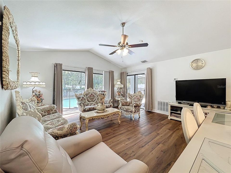 For Sale: $445,000 (3 beds, 2 baths, 1463 Square Feet)