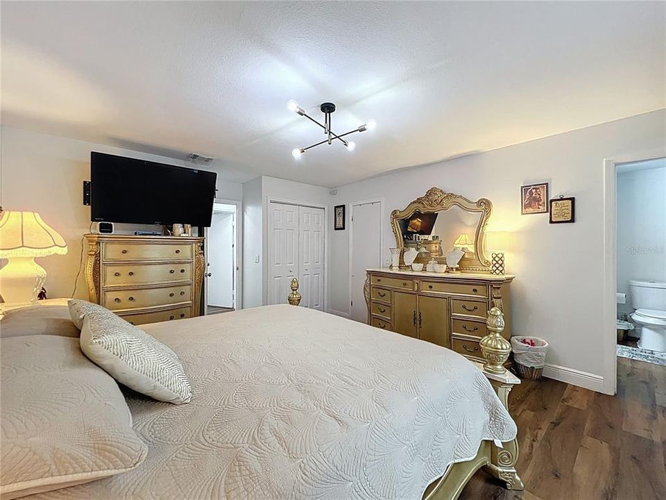 For Sale: $445,000 (3 beds, 2 baths, 1463 Square Feet)