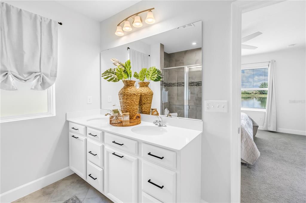 Active With Contract: $340,000 (3 beds, 2 baths, 1492 Square Feet)