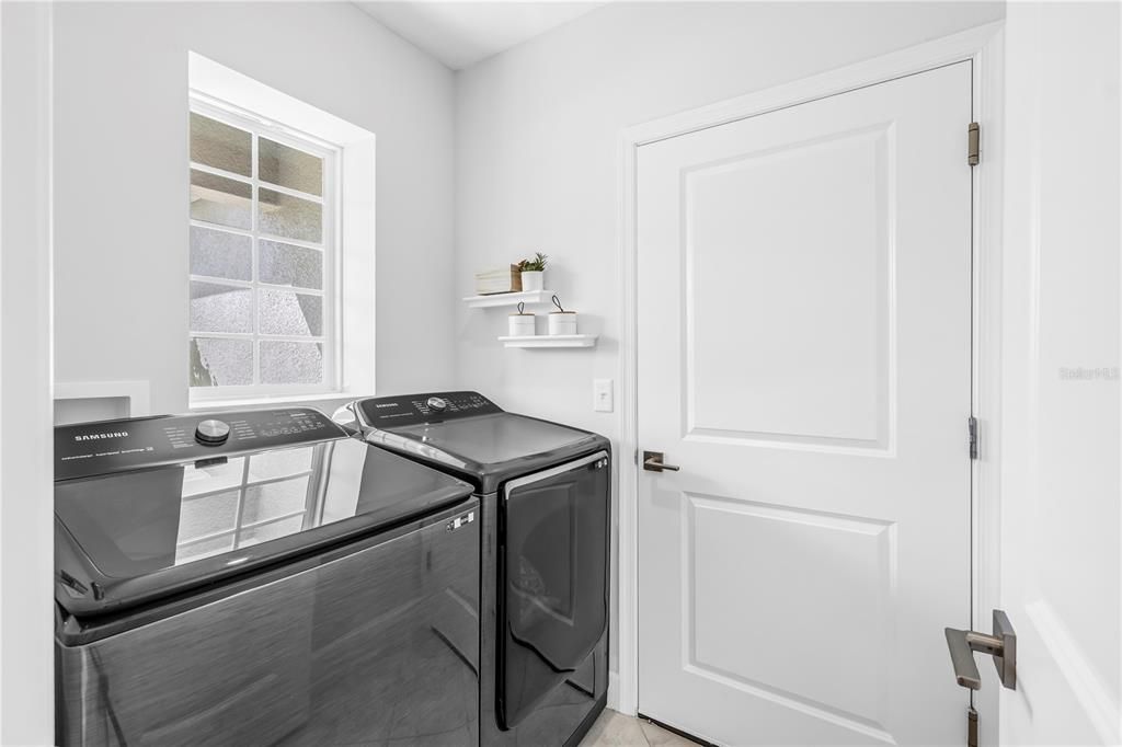 Active With Contract: $340,000 (3 beds, 2 baths, 1492 Square Feet)