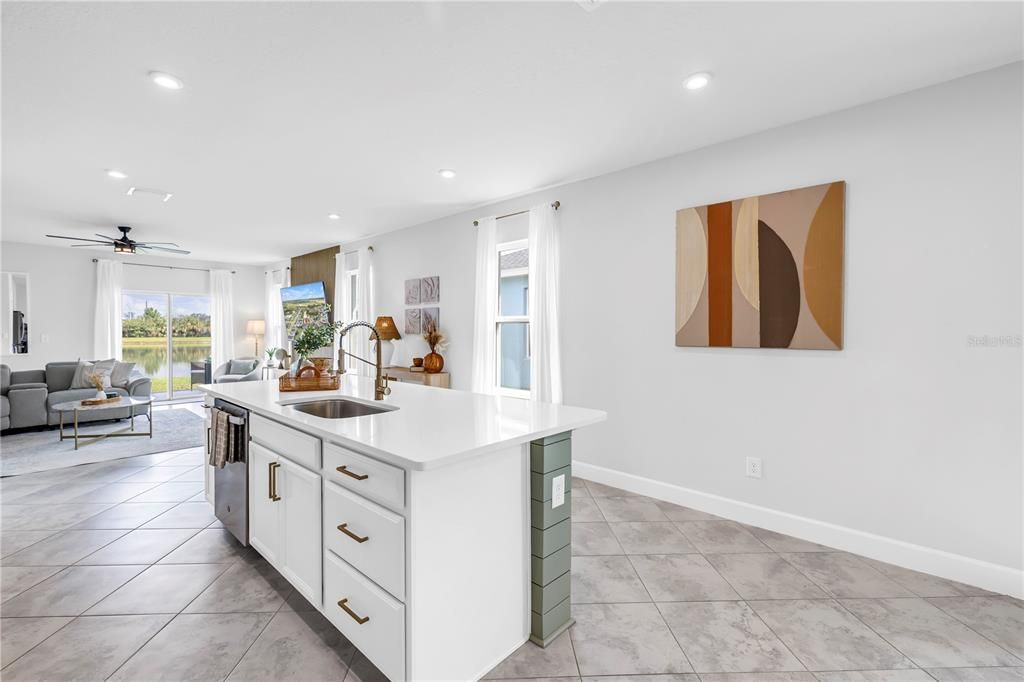 Active With Contract: $340,000 (3 beds, 2 baths, 1492 Square Feet)