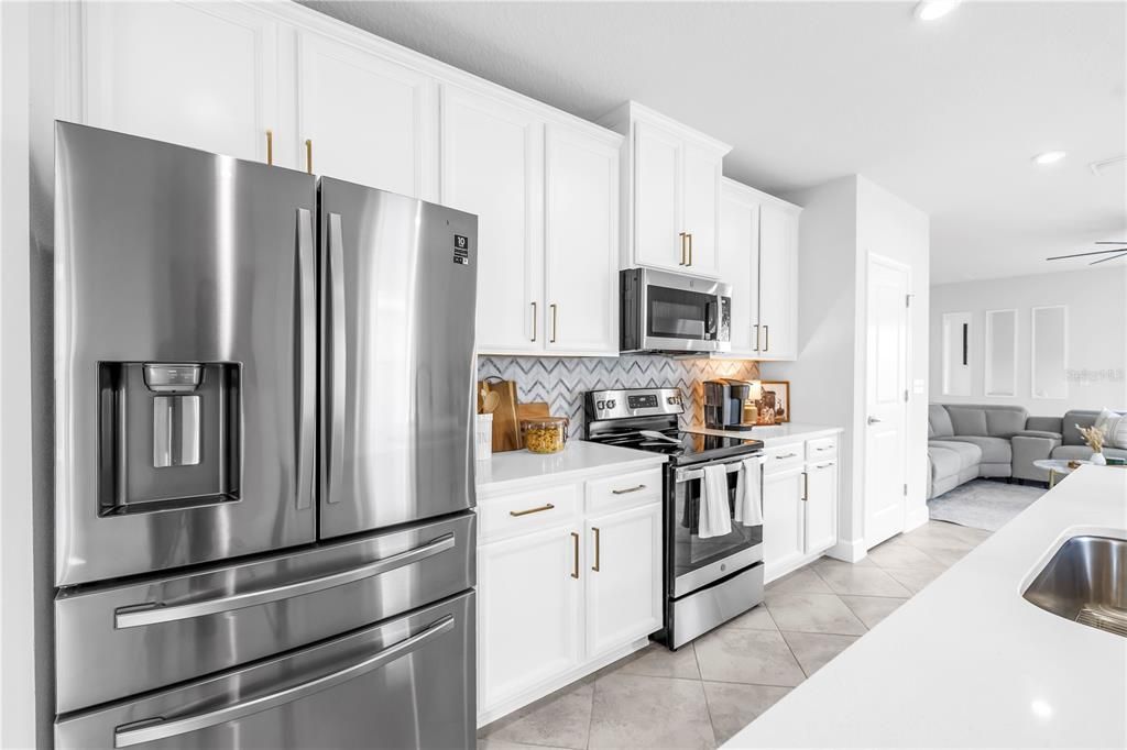 Active With Contract: $340,000 (3 beds, 2 baths, 1492 Square Feet)