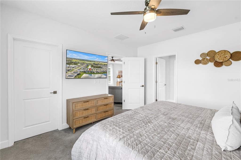 Active With Contract: $340,000 (3 beds, 2 baths, 1492 Square Feet)