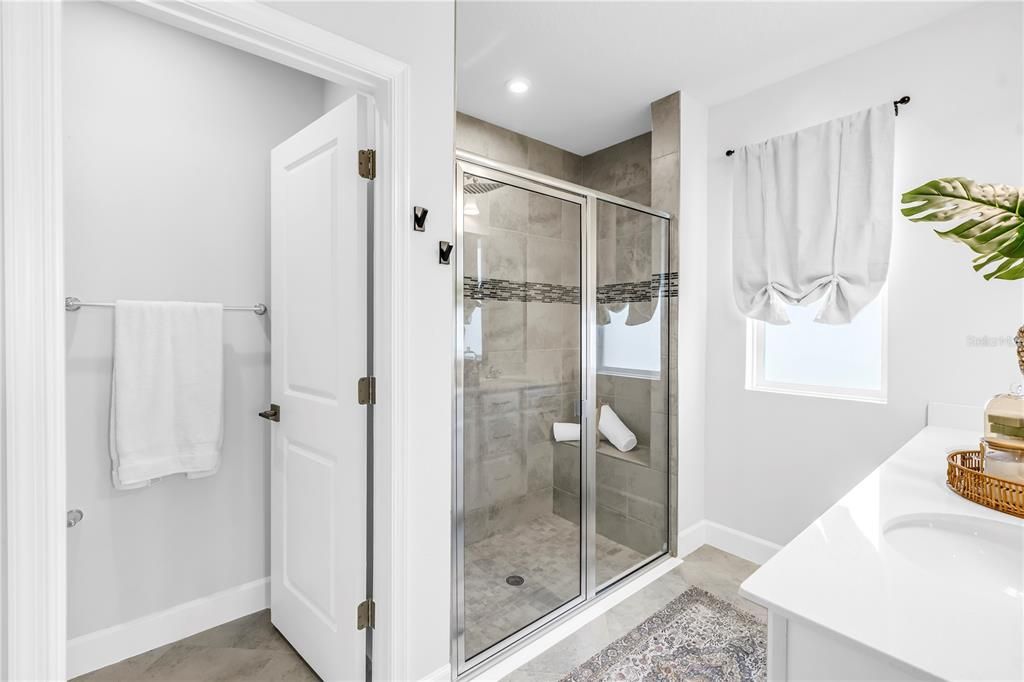 Active With Contract: $340,000 (3 beds, 2 baths, 1492 Square Feet)