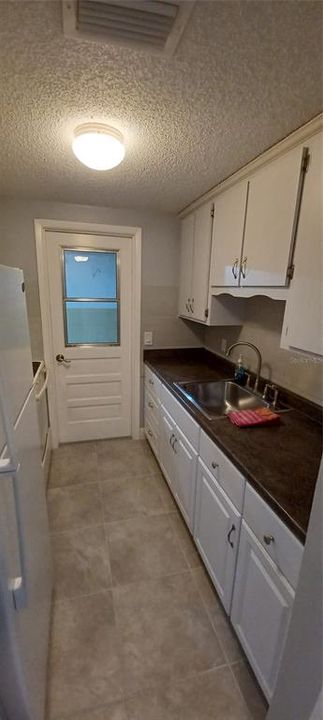 For Sale: $115,000 (2 beds, 1 baths, 722 Square Feet)