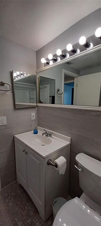 For Sale: $115,000 (2 beds, 1 baths, 722 Square Feet)