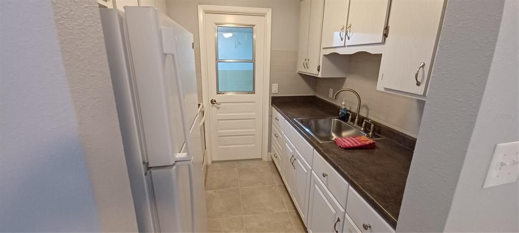 For Sale: $115,000 (2 beds, 1 baths, 722 Square Feet)