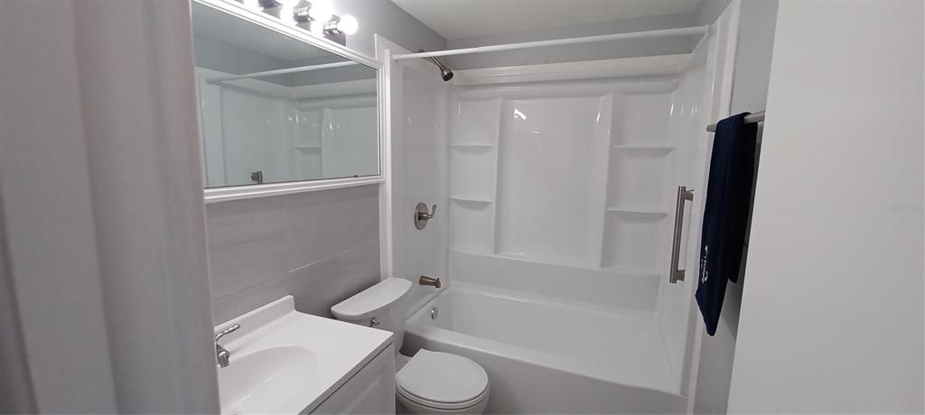 For Sale: $115,000 (2 beds, 1 baths, 722 Square Feet)