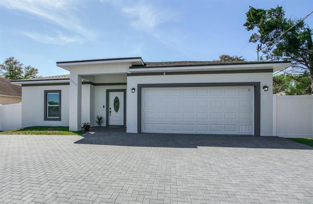 出租: $4,000 (3 贝兹, 2 浴室, 1585 平方英尺)