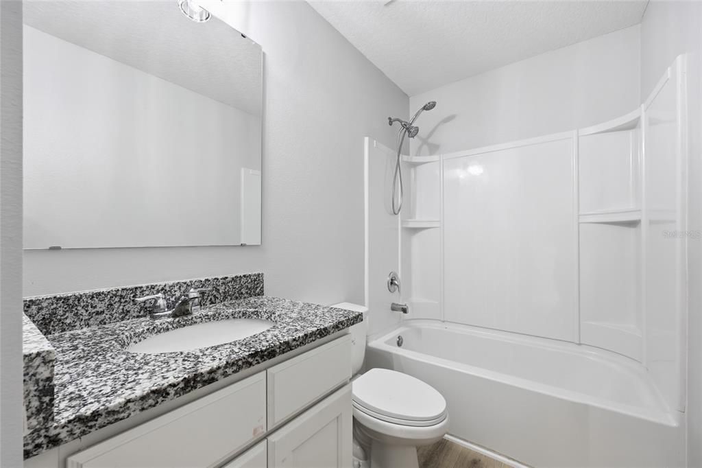 For Sale: $365,000 (4 beds, 3 baths, 1941 Square Feet)