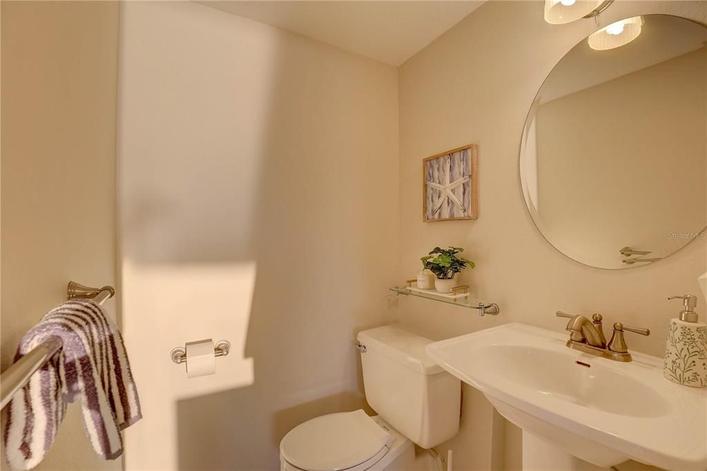 На продажу: $599,900 (2 спален, 2 ванн, 1755 Квадратных фут)