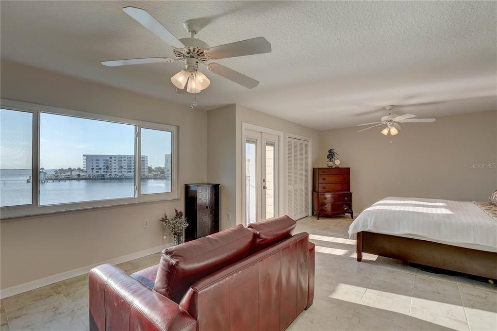 На продажу: $599,900 (2 спален, 2 ванн, 1755 Квадратных фут)