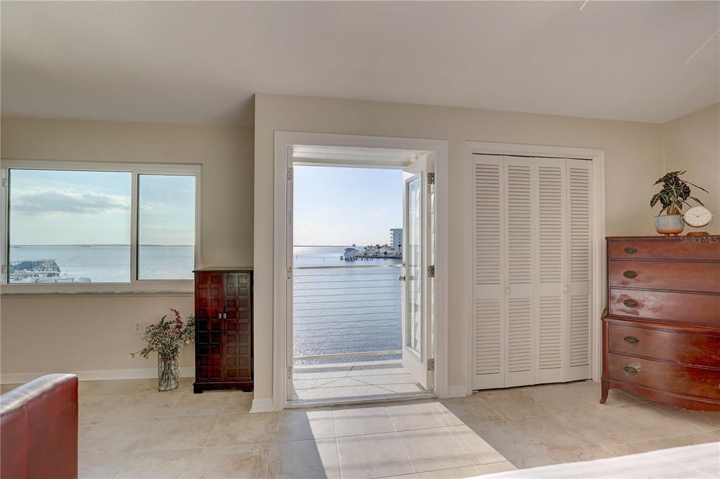 На продажу: $599,900 (2 спален, 2 ванн, 1755 Квадратных фут)