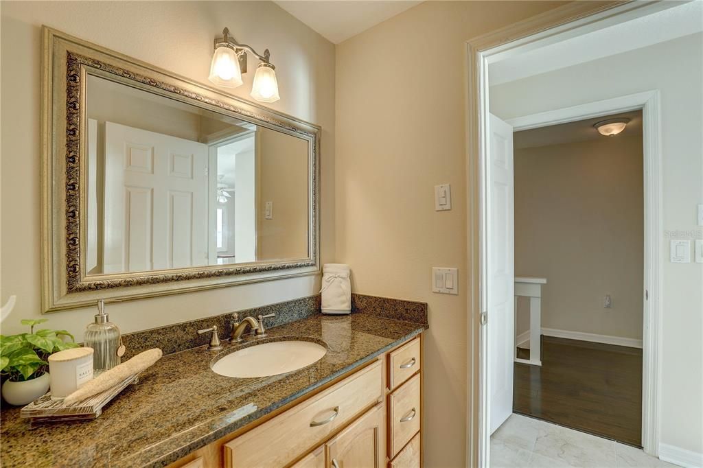 На продажу: $599,900 (2 спален, 2 ванн, 1755 Квадратных фут)