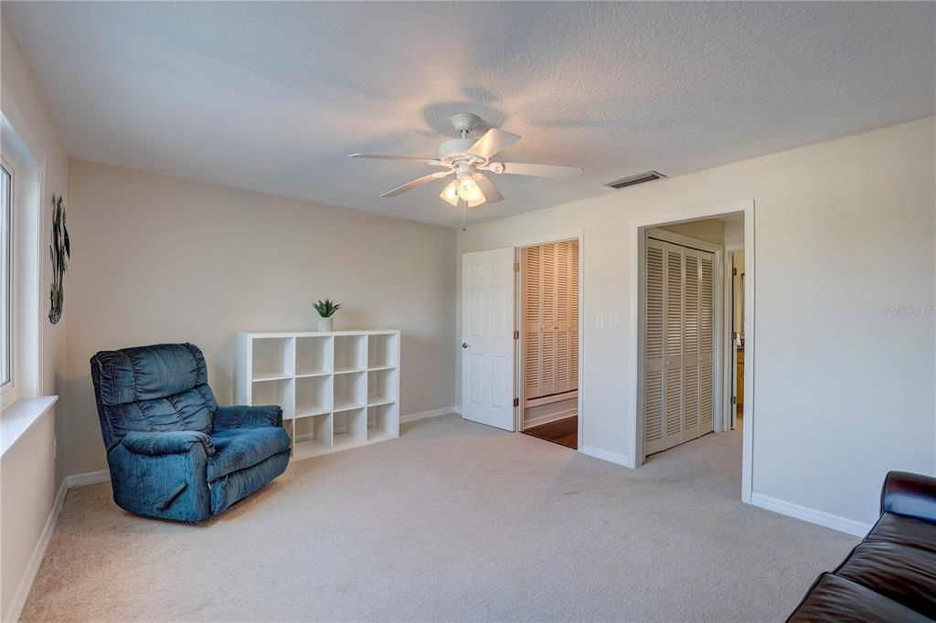 На продажу: $599,900 (2 спален, 2 ванн, 1755 Квадратных фут)