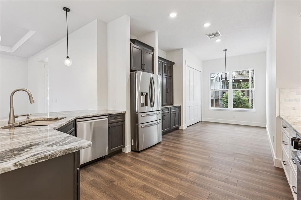 На продажу: $839,000 (4 спален, 3 ванн, 2663 Квадратных фут)