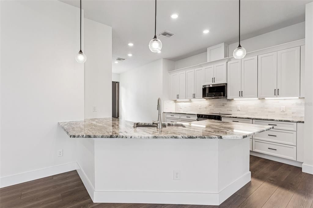 На продажу: $839,000 (4 спален, 3 ванн, 2663 Квадратных фут)