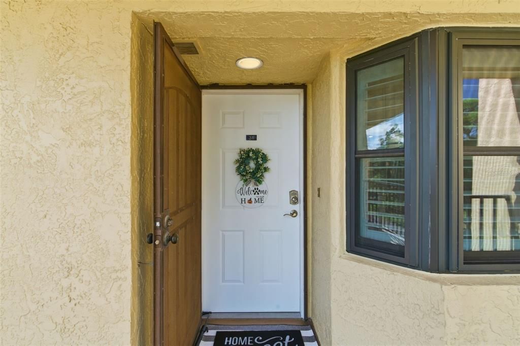 For Sale: $298,500 (2 beds, 2 baths, 1000 Square Feet)