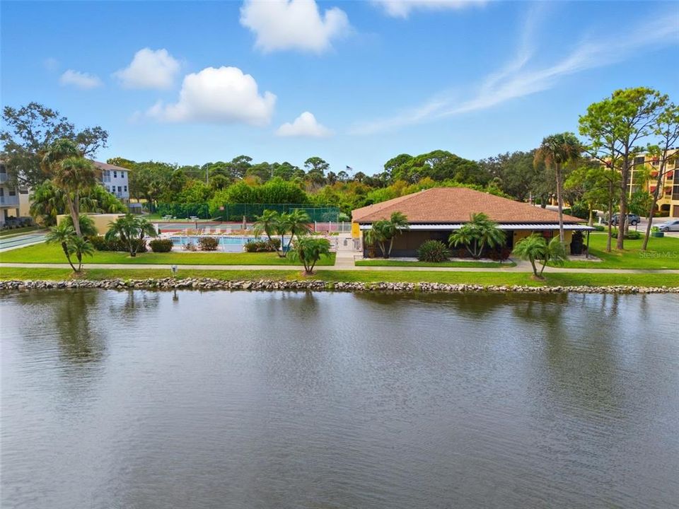 For Sale: $298,500 (2 beds, 2 baths, 1000 Square Feet)