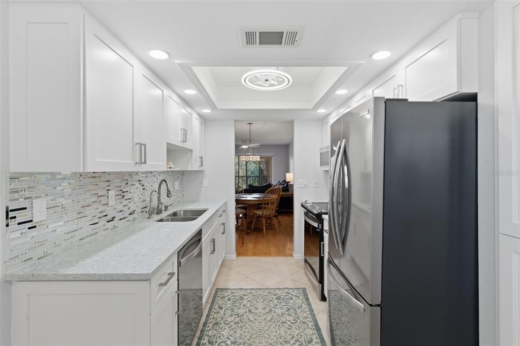 For Sale: $298,500 (2 beds, 2 baths, 1000 Square Feet)