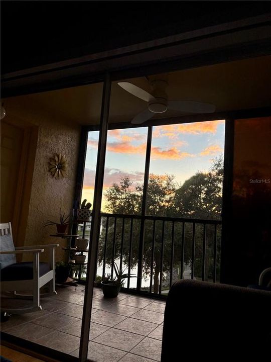 For Sale: $298,500 (2 beds, 2 baths, 1000 Square Feet)