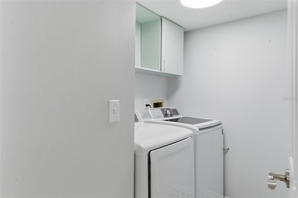 For Sale: $298,500 (2 beds, 2 baths, 1000 Square Feet)