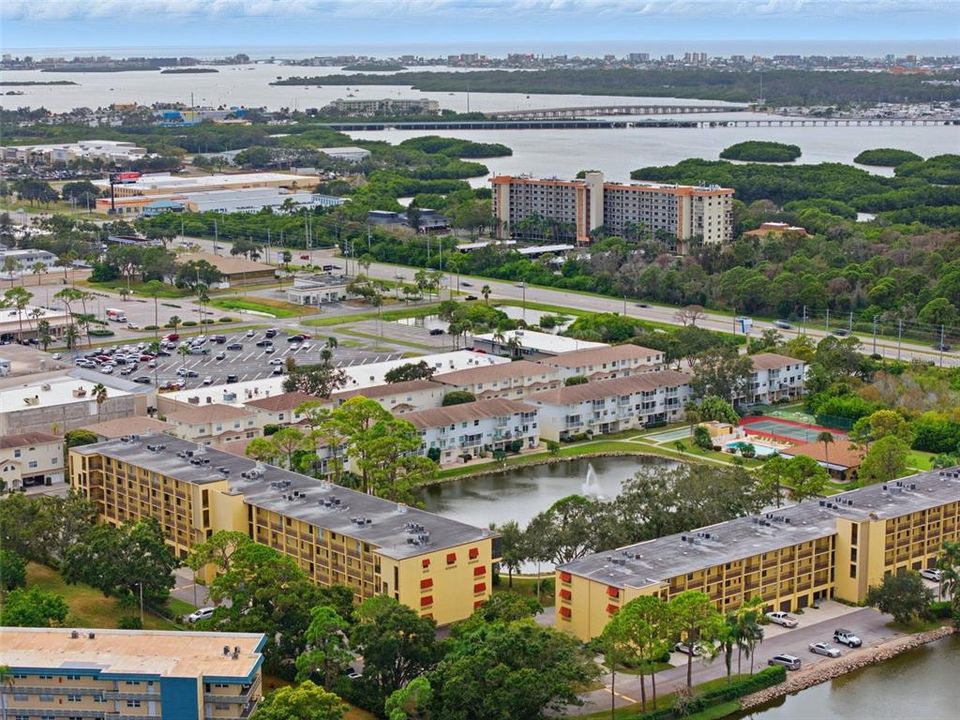 For Sale: $298,500 (2 beds, 2 baths, 1000 Square Feet)