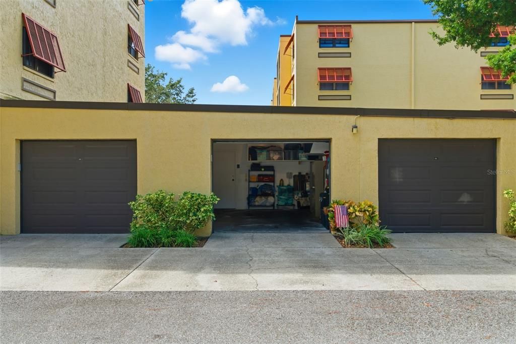 For Sale: $298,500 (2 beds, 2 baths, 1000 Square Feet)