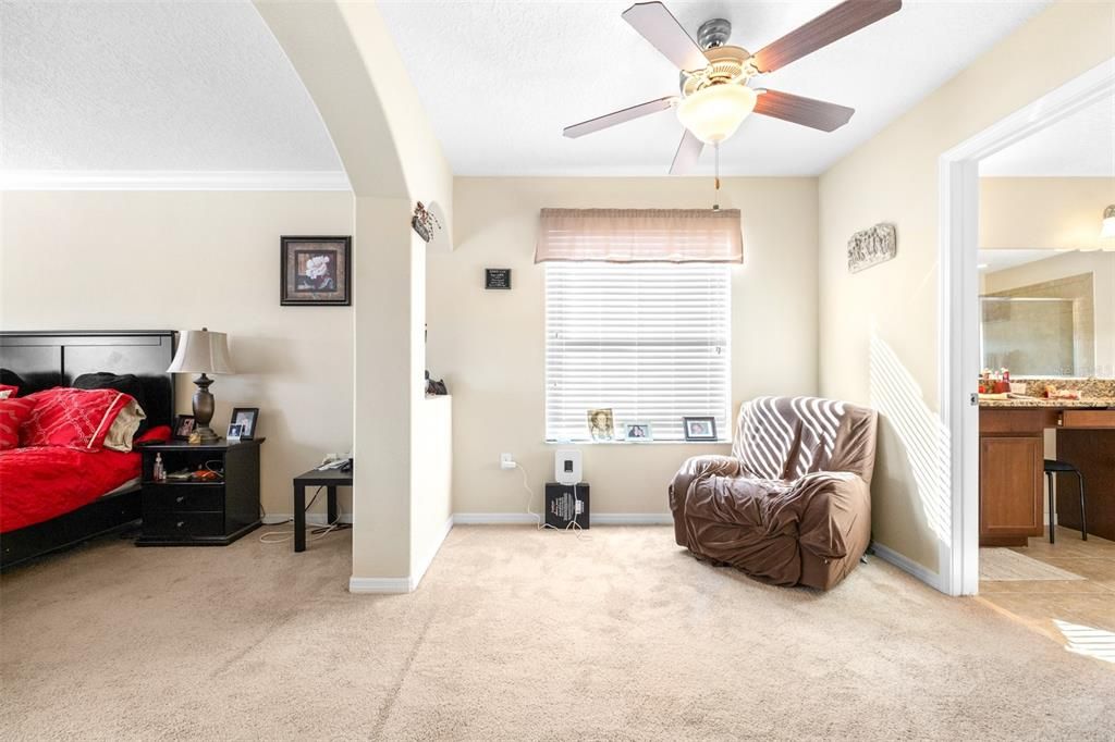 For Sale: $635,000 (6 beds, 4 baths, 3231 Square Feet)