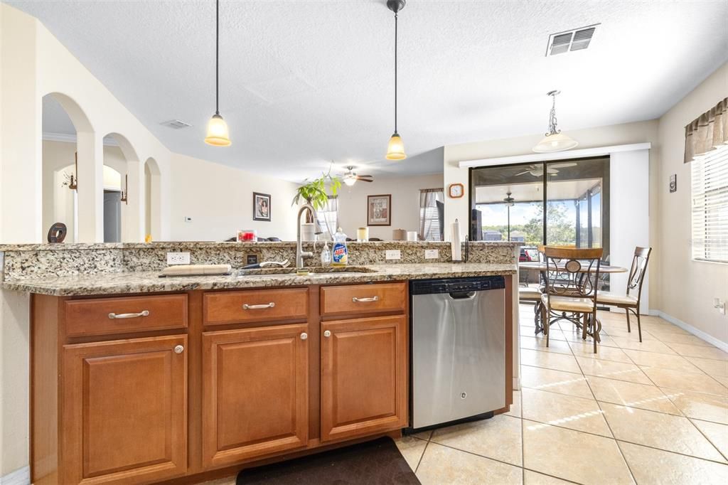 For Sale: $635,000 (6 beds, 4 baths, 3231 Square Feet)