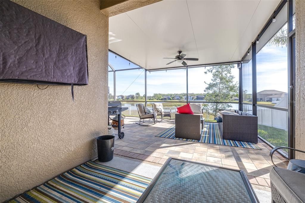 For Sale: $635,000 (6 beds, 4 baths, 3231 Square Feet)